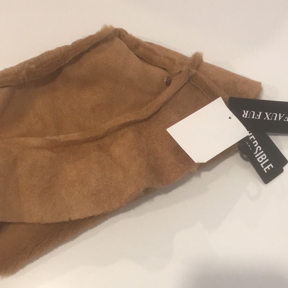 STEVE MADDEN Women’s Reversible Faux Fur Bucket Hat - Picture 5 of 6